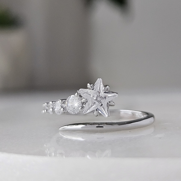 Star ring by Charmed Aroma, size 6, Celestial Ring Collection - Picture 4 of 7